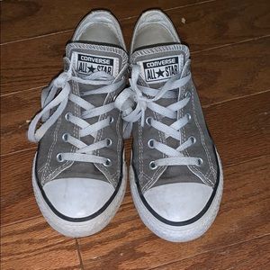 Grey converse tennis shoes